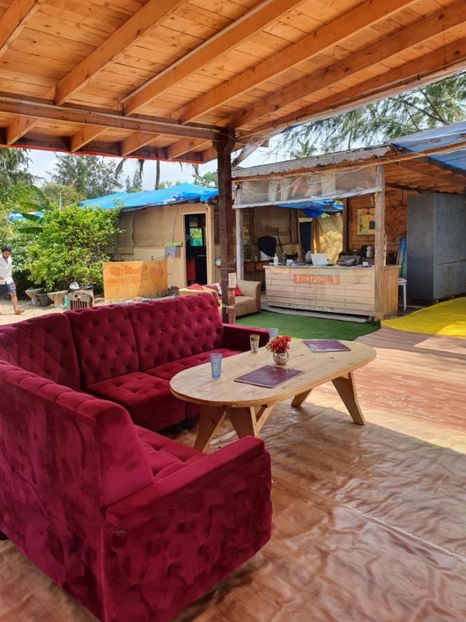 Love Temple Beach Resort Arambol Exterior foto