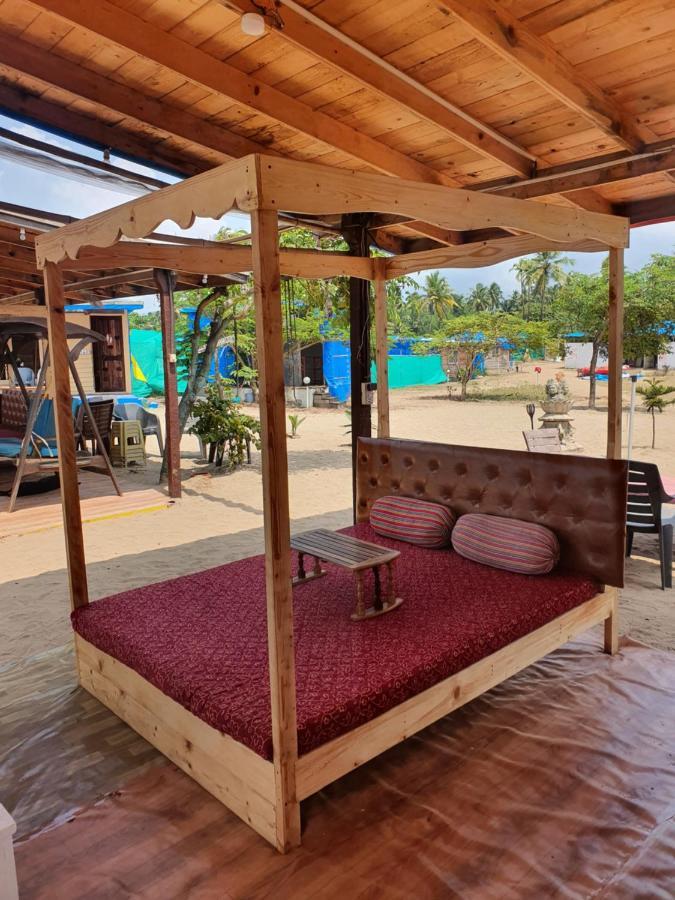 Love Temple Beach Resort Arambol Exterior foto