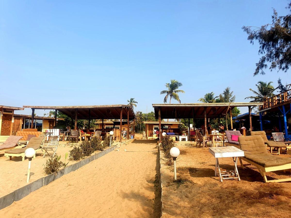 Love Temple Beach Resort Arambol Exterior foto