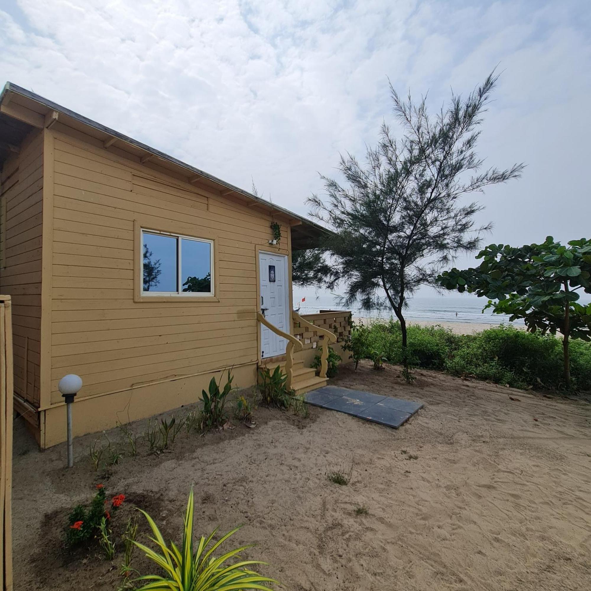 Love Temple Beach Resort Arambol Exterior foto