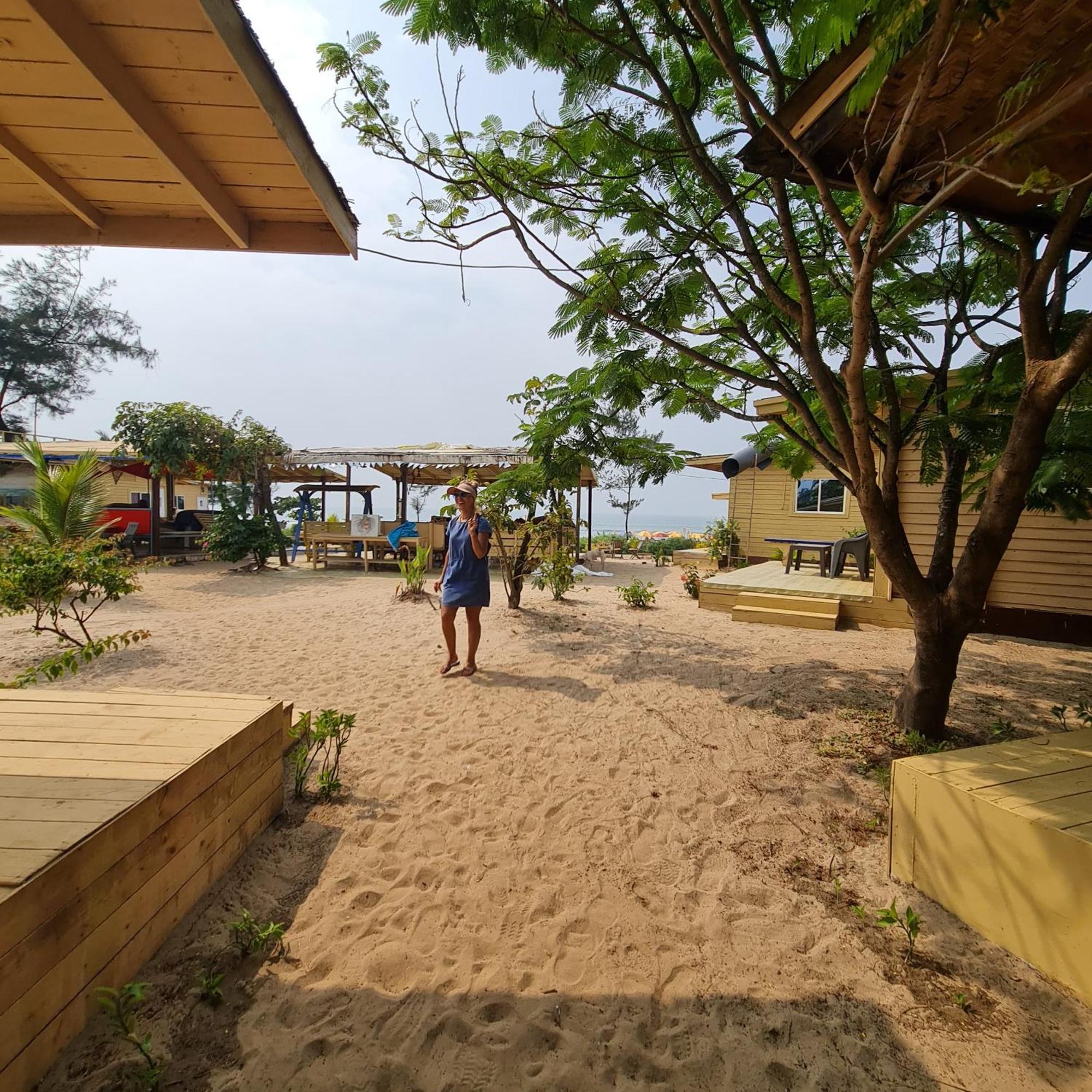 Love Temple Beach Resort Arambol Exterior foto