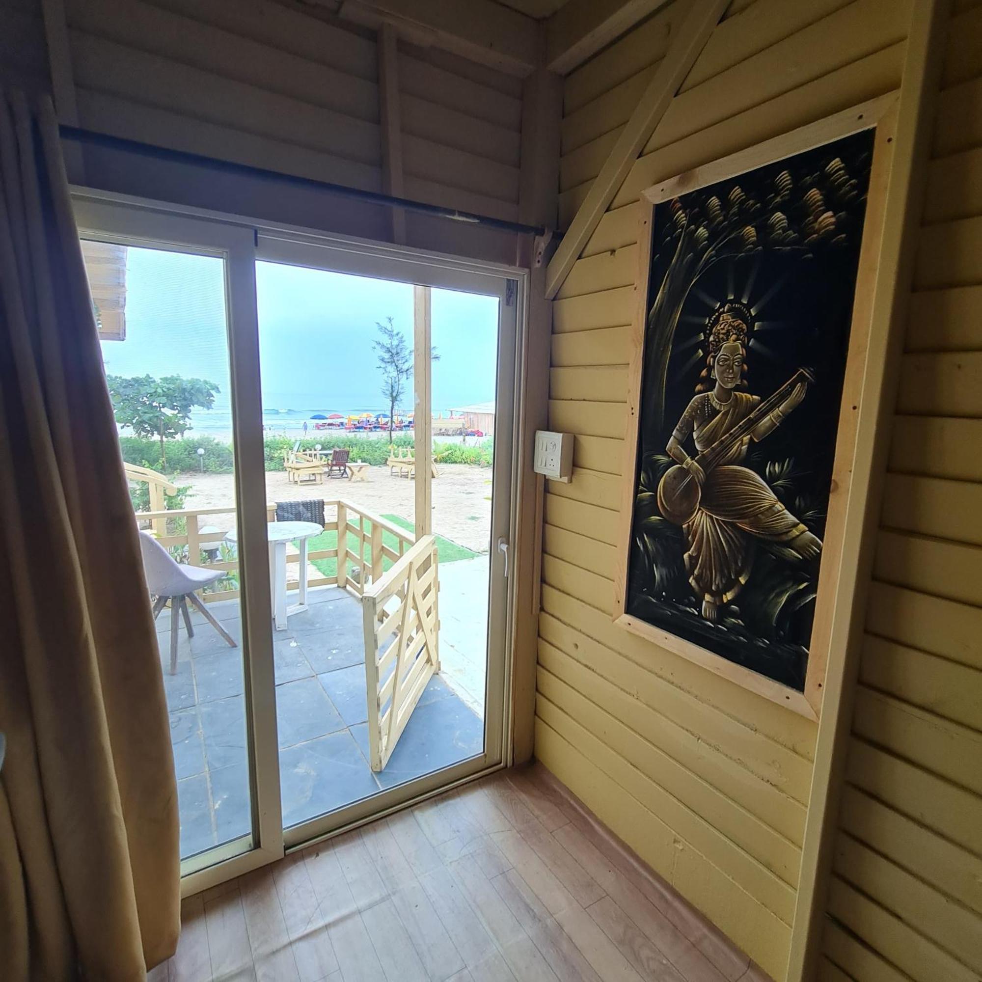 Love Temple Beach Resort Arambol Exterior foto